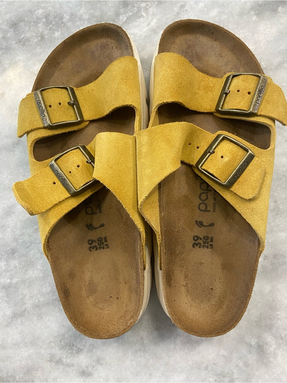 Adjustable Double-Buckle Yellow Suede Women's Sandals